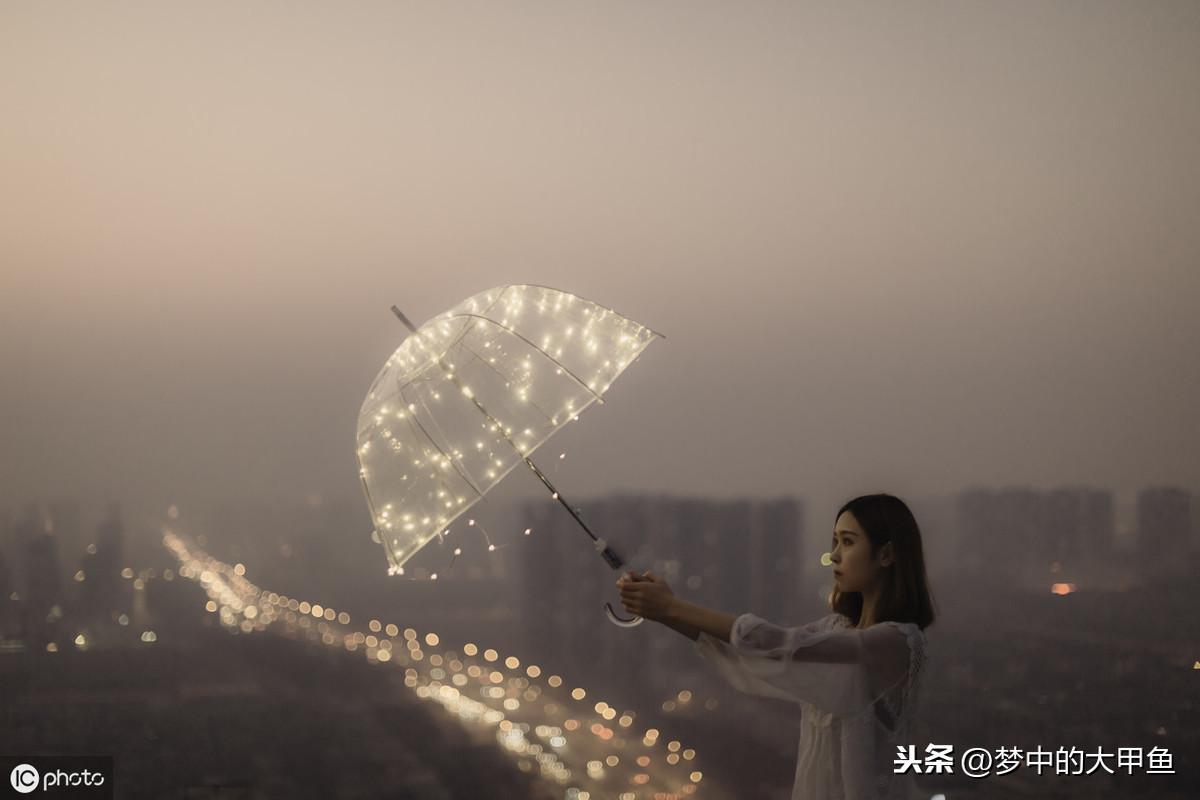 巨蟹座还爱前任的表现，巨蟹男爱上一个人的表现 准到爆